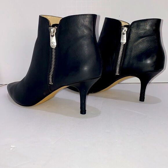 Adrienne Vittadini Senji Women's Black Leather Booties Dual Zipper Size 8 - Picture 6 of 16